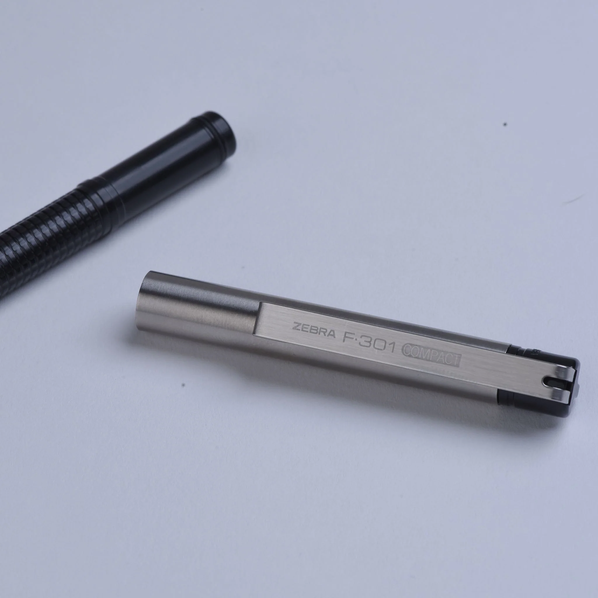 F-301 Compact Ballpoint Pen - Image 4
